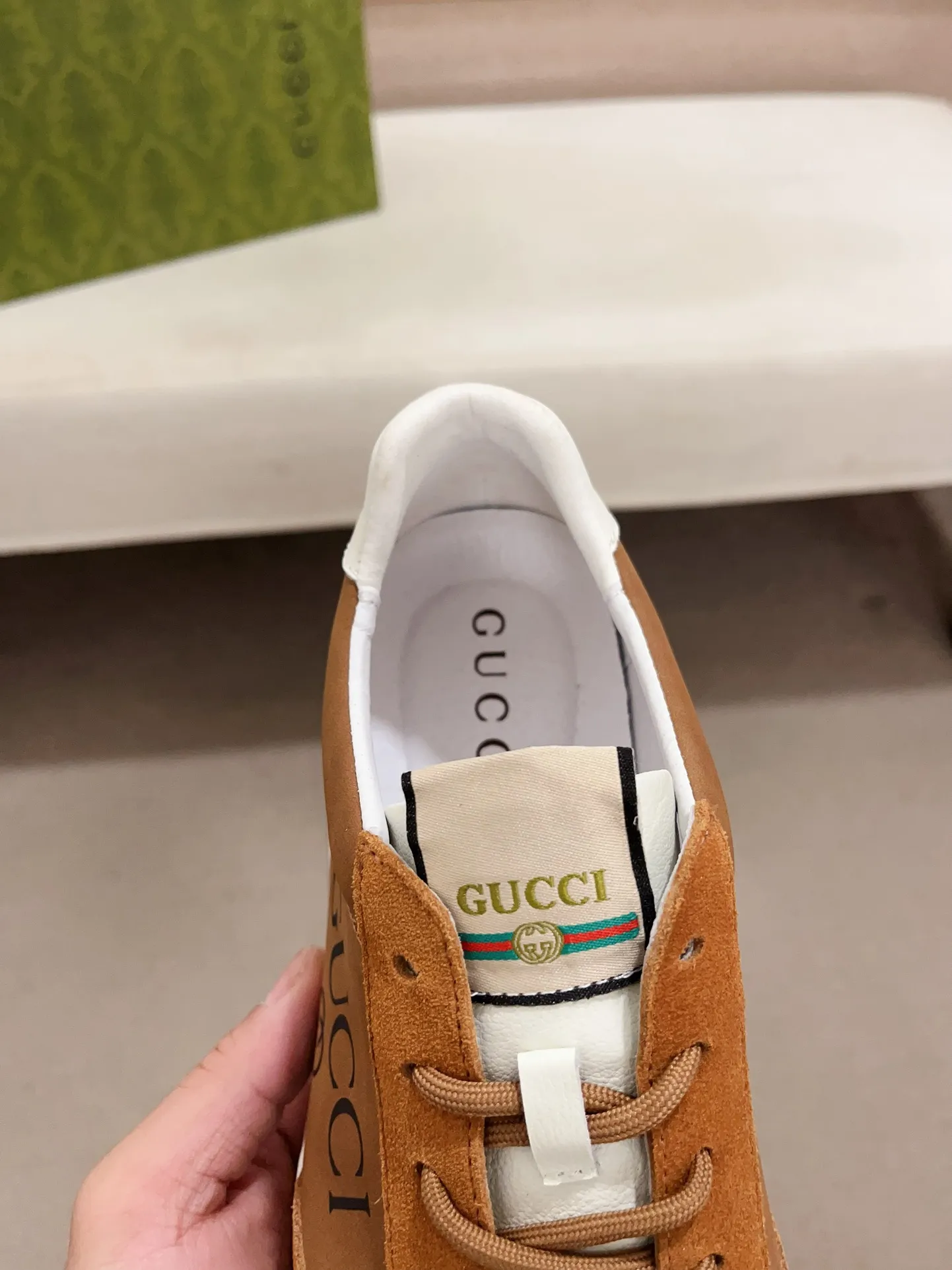 Men's shoes 💰 462 💰 High-quality new GUCCI counters are launched simultaneously. The new men's shoes, 😘fabrics are selected from imported cowhide, and the lining is sheepskin lining. 👍🏿 High-end ☄️ air-cushion molded anti-slip rubber outsole, exquisite lines, simple and elegant, comfortable and high-end for leisure travel. Code number: 38 to 44 (45 can be customized and cannot be returned or exchanged)